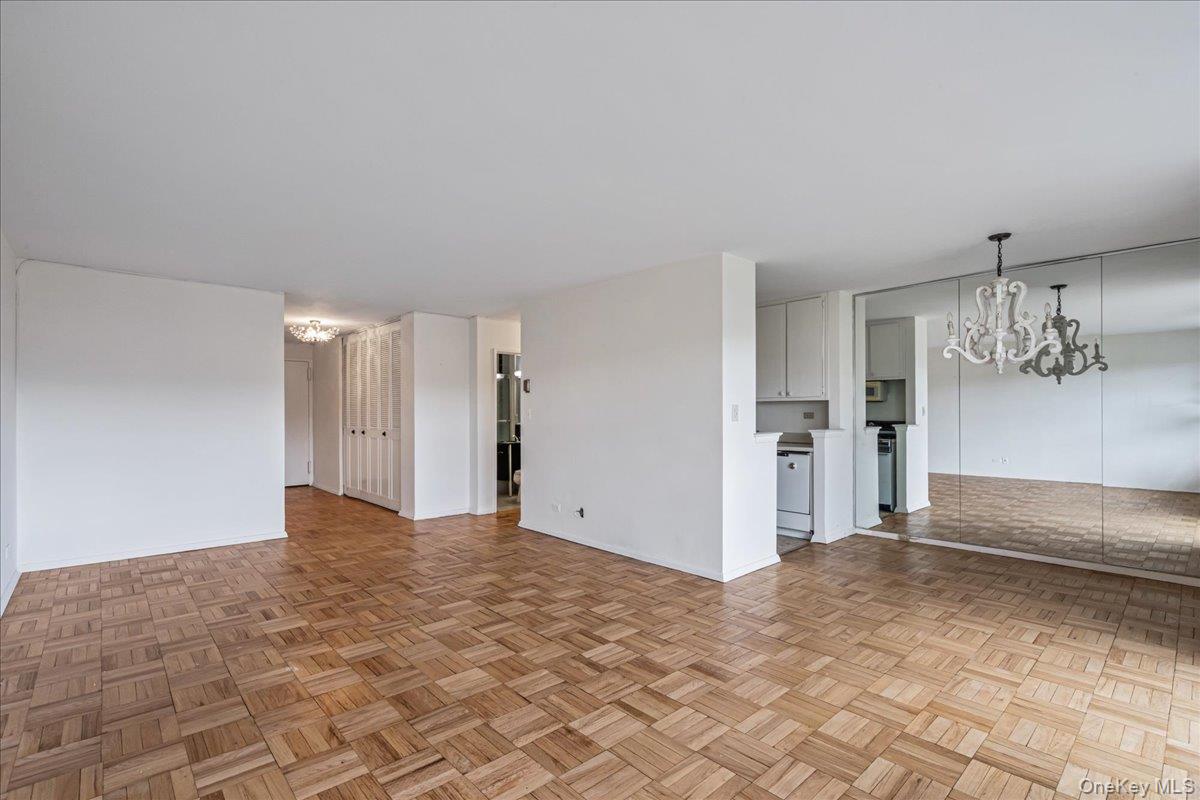 17-85 215th Street 3e Property Photo 6