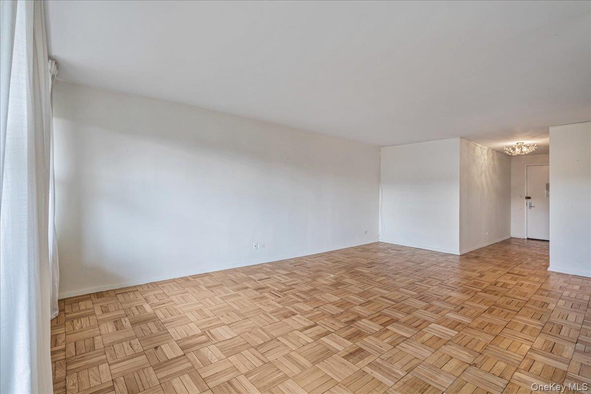 17-85 215th Street 3e Property Photo 7