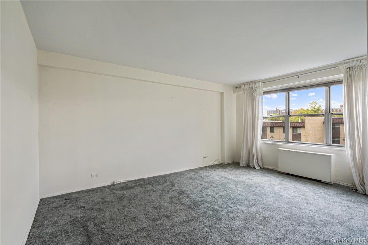 17-85 215th Street 3e Property Photo 16