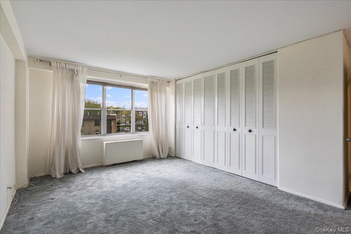 17-85 215th Street 3e Property Photo 17