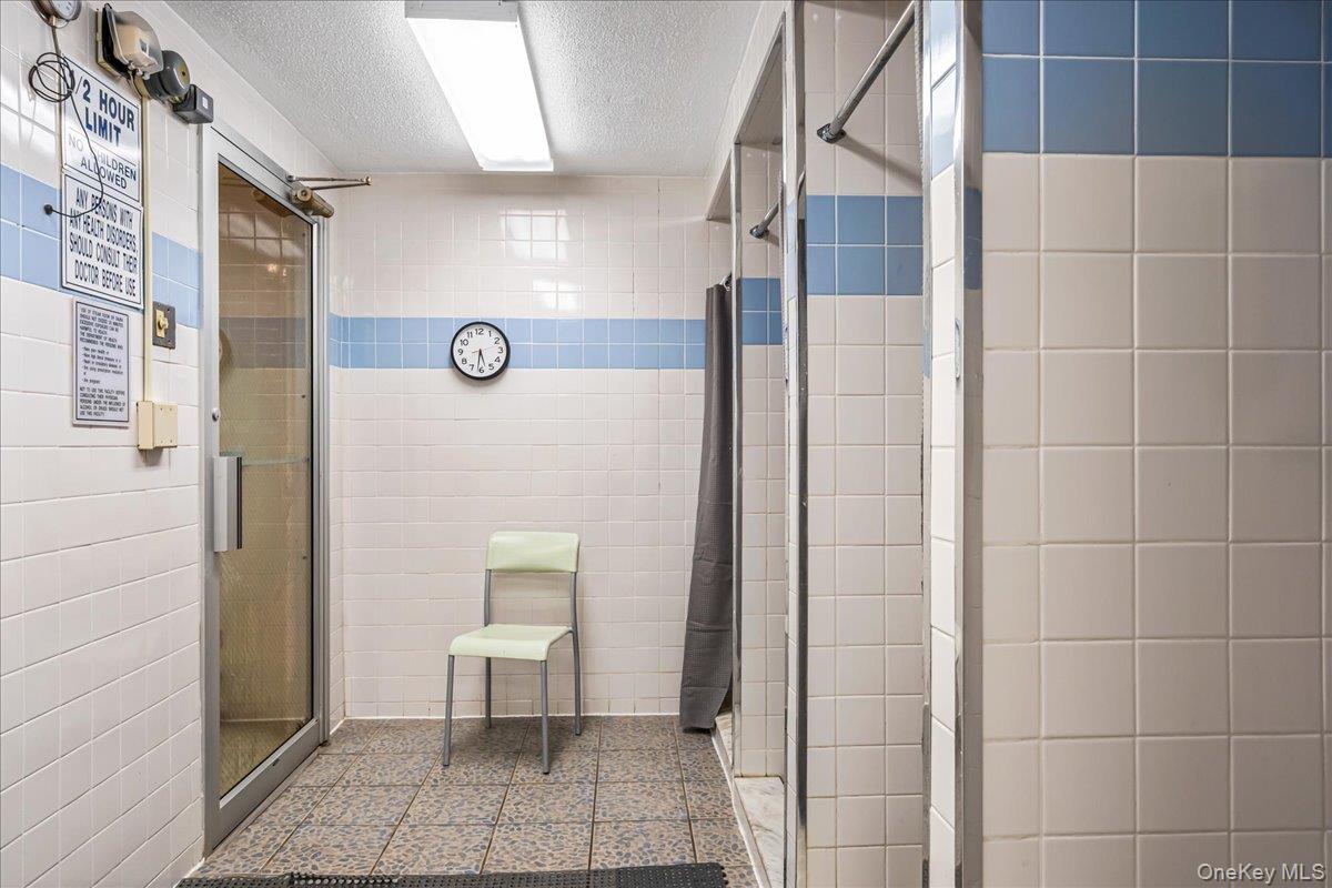17-85 215th Street 3e Property Photo 42