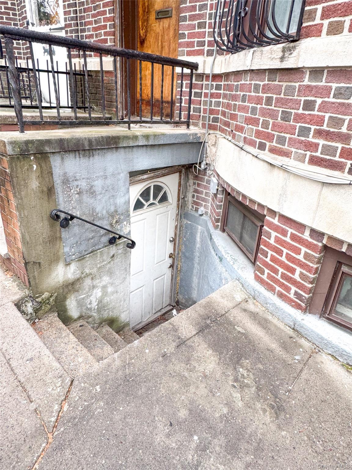 148 E 32nd Street Property Photo 5