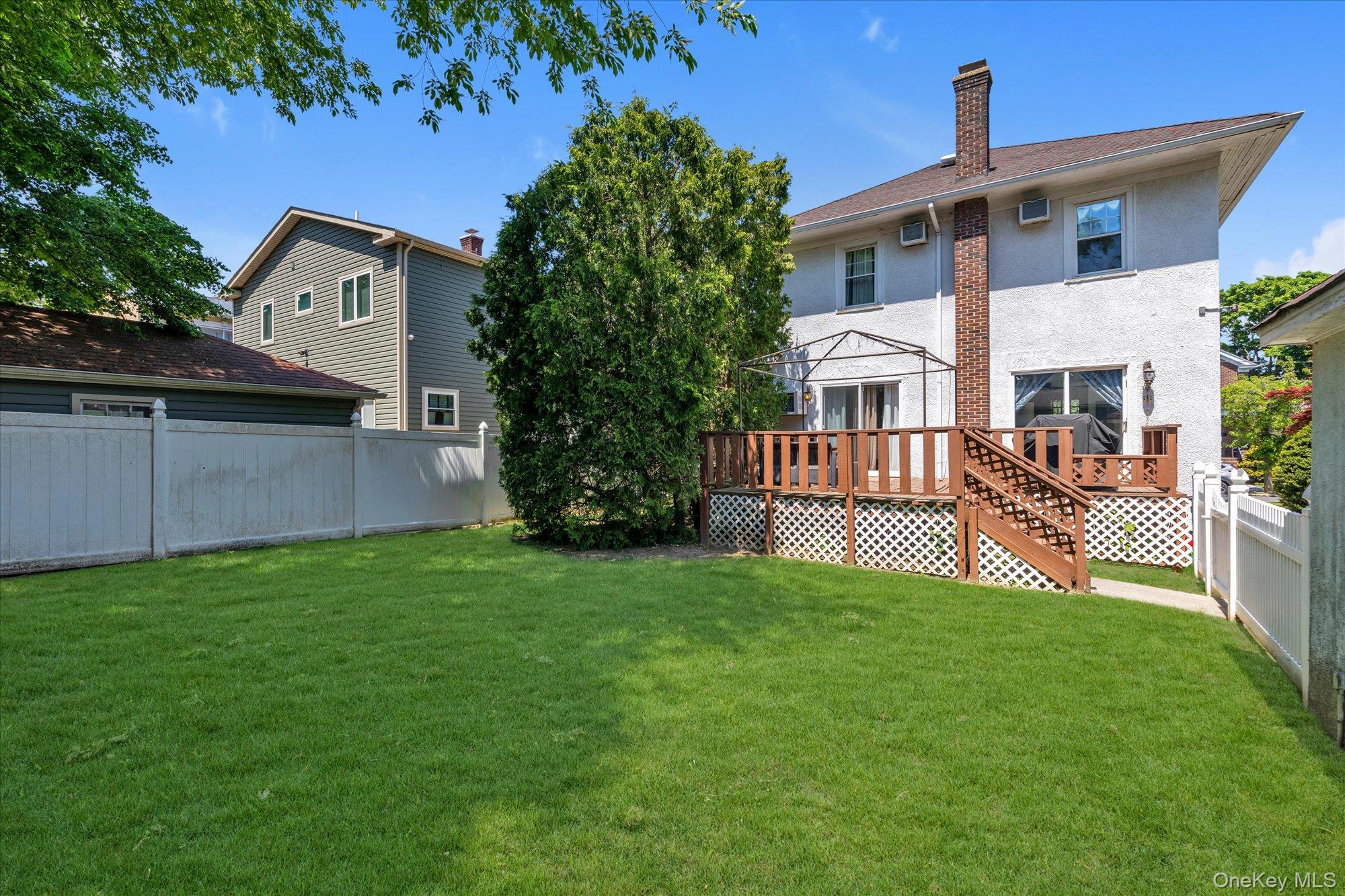 1051 Roselle Place Property Photo 17