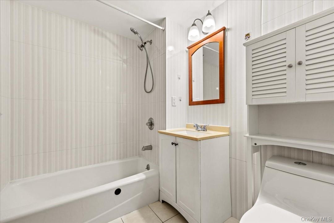 3519 Leavitt Street 4b Property Photo 16