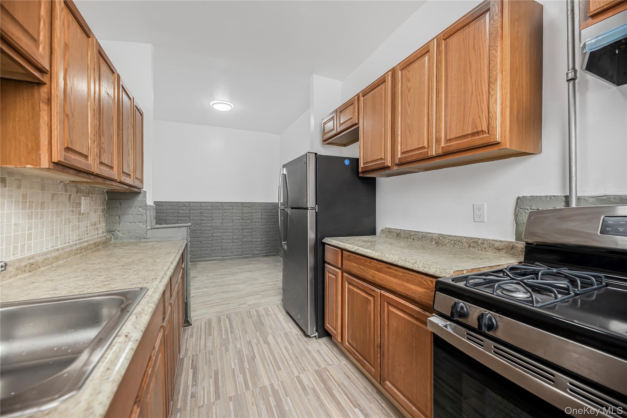 1260 Evergreen Avenue 1 Property Photo 1