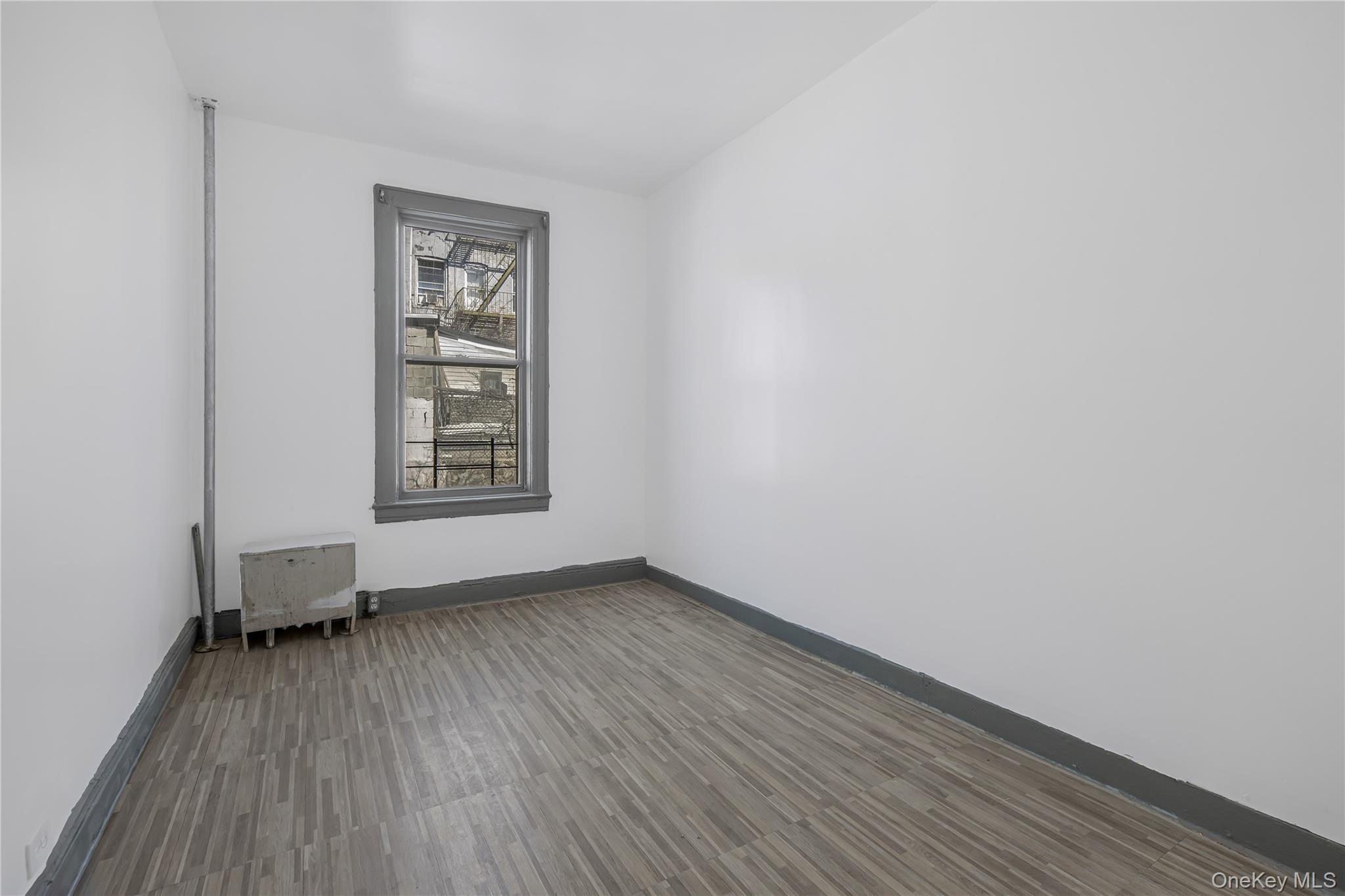 1260 Evergreen Avenue 1 Property Photo 10