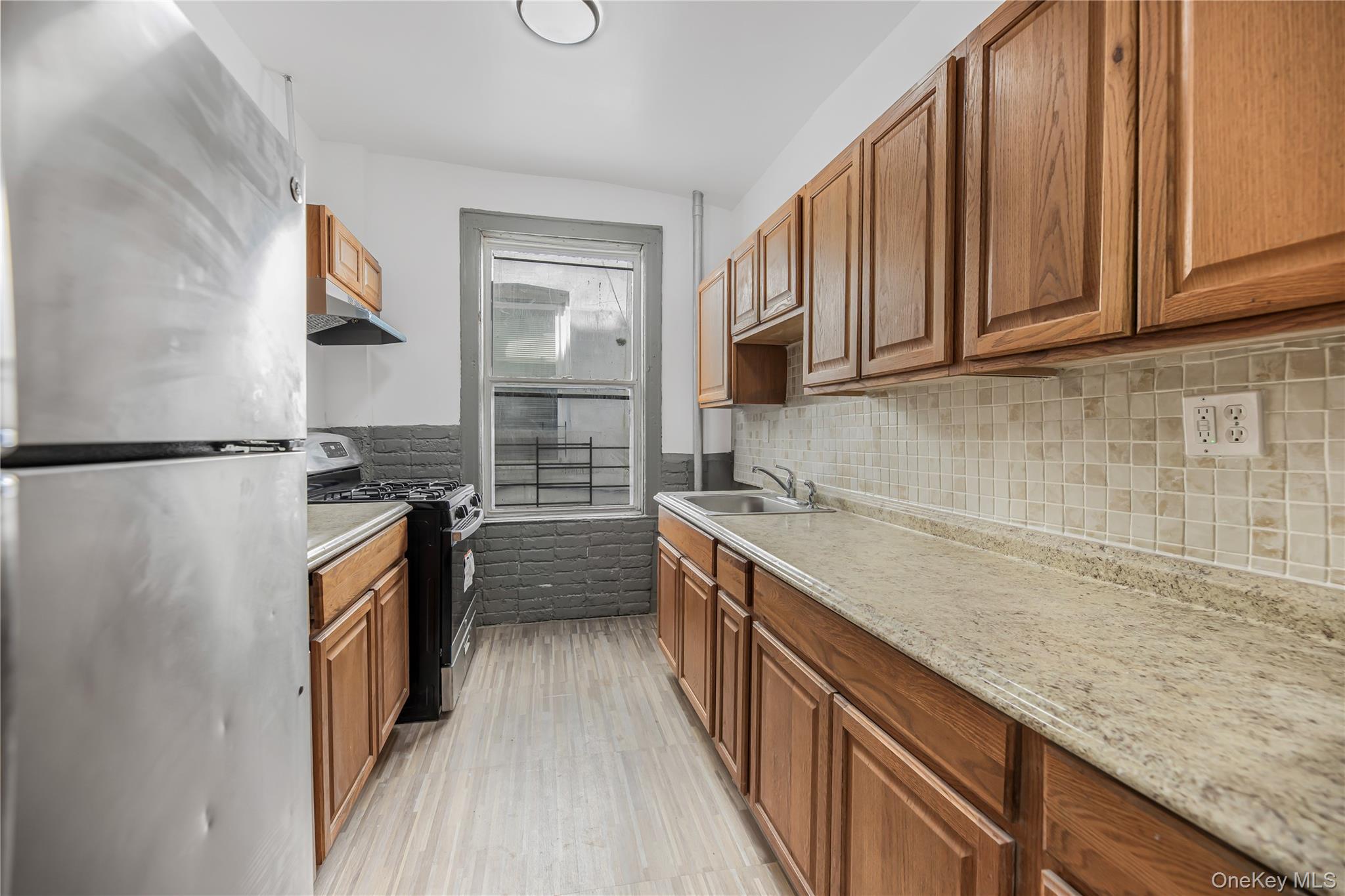 1260 Evergreen Avenue 1 Property Photo 13