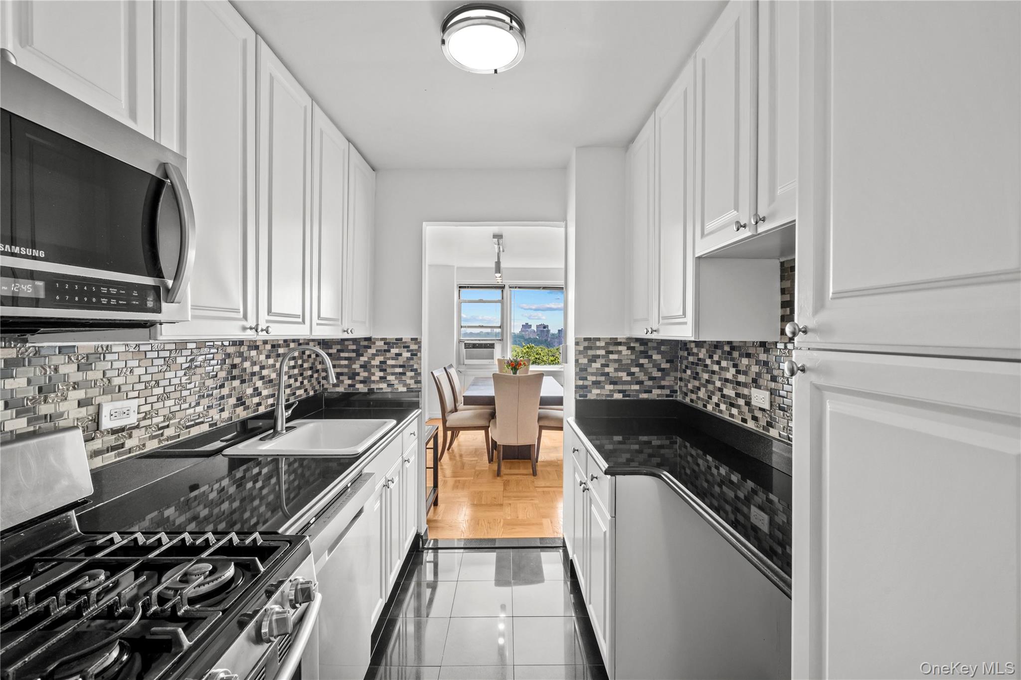 4555 Henry Hudson Parkway A908 Property Photo 7