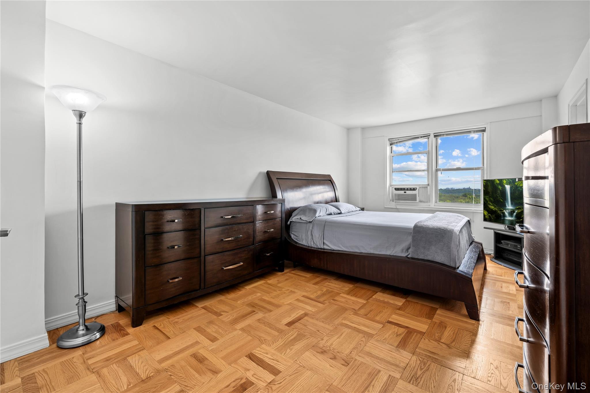 4555 Henry Hudson Parkway A908 Property Photo 9
