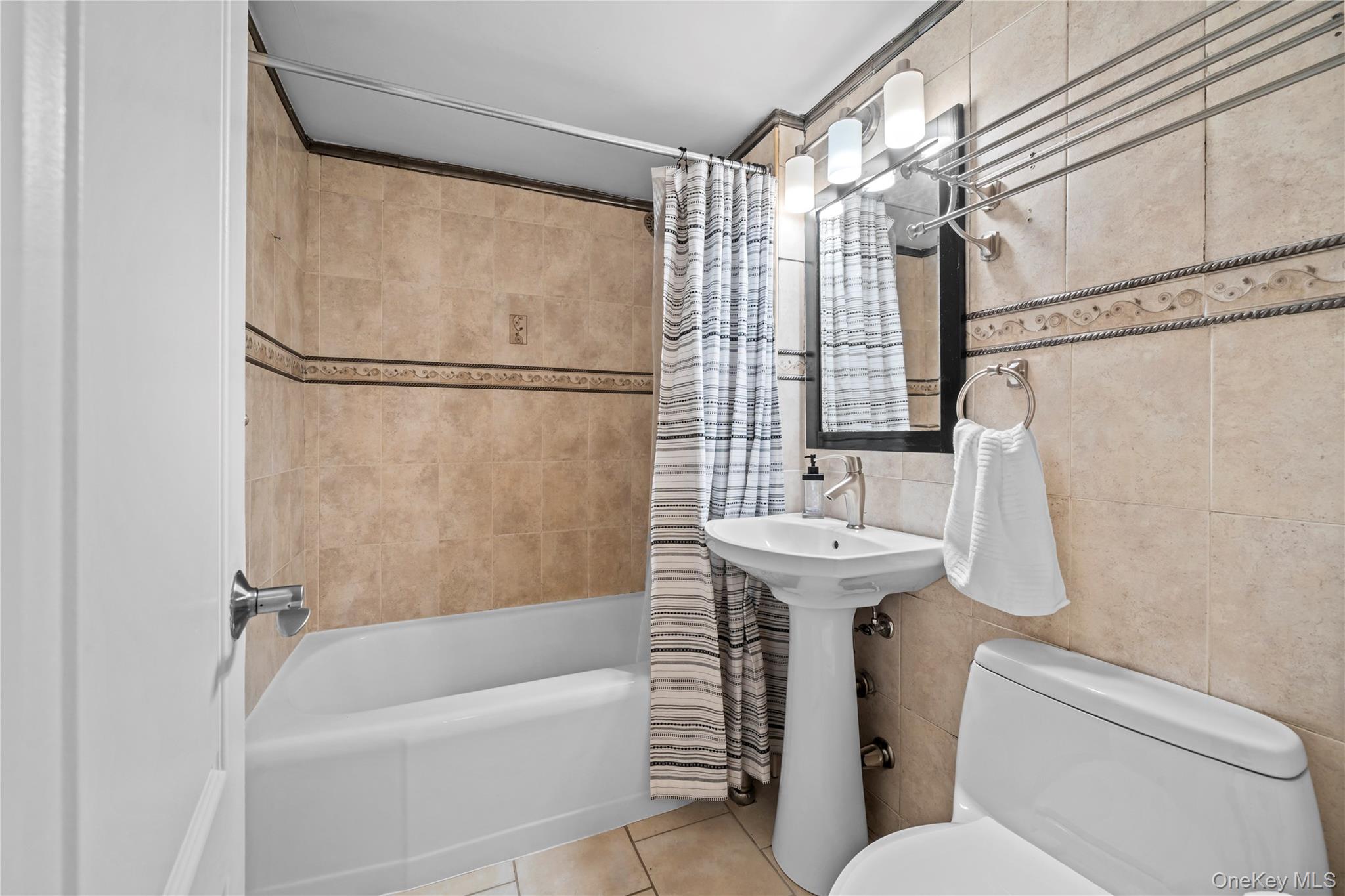 4555 Henry Hudson Parkway A908 Property Photo 11