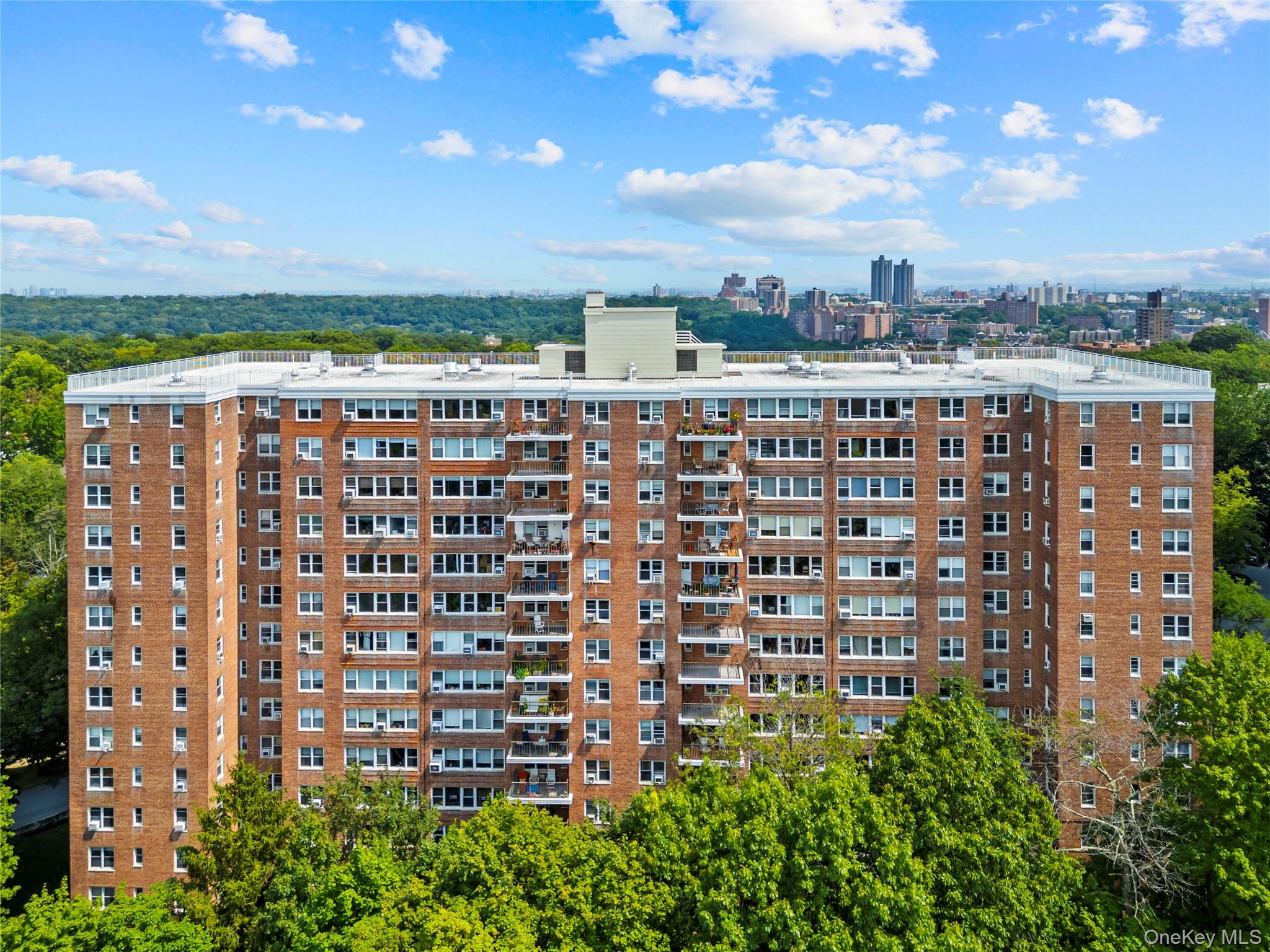 4555 Henry Hudson Parkway A908 Property Photo 14