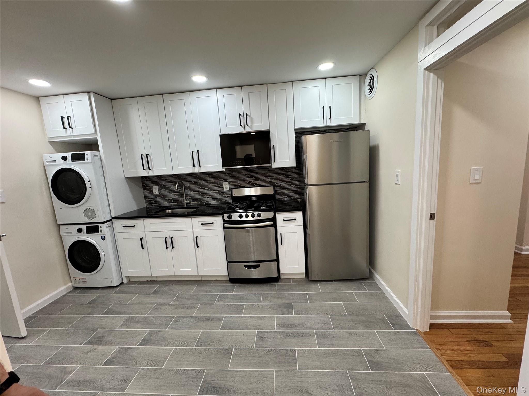 1481 Needham Avenue Property Photo 1