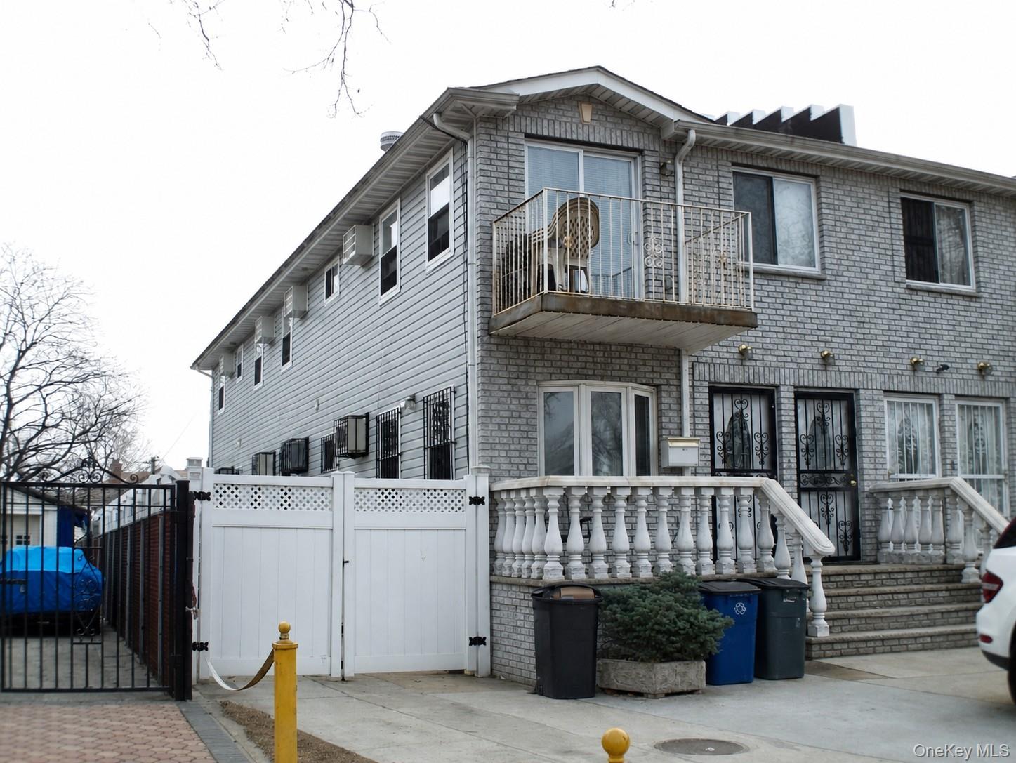 12823 Van Wyck Expressway Property Photo 1