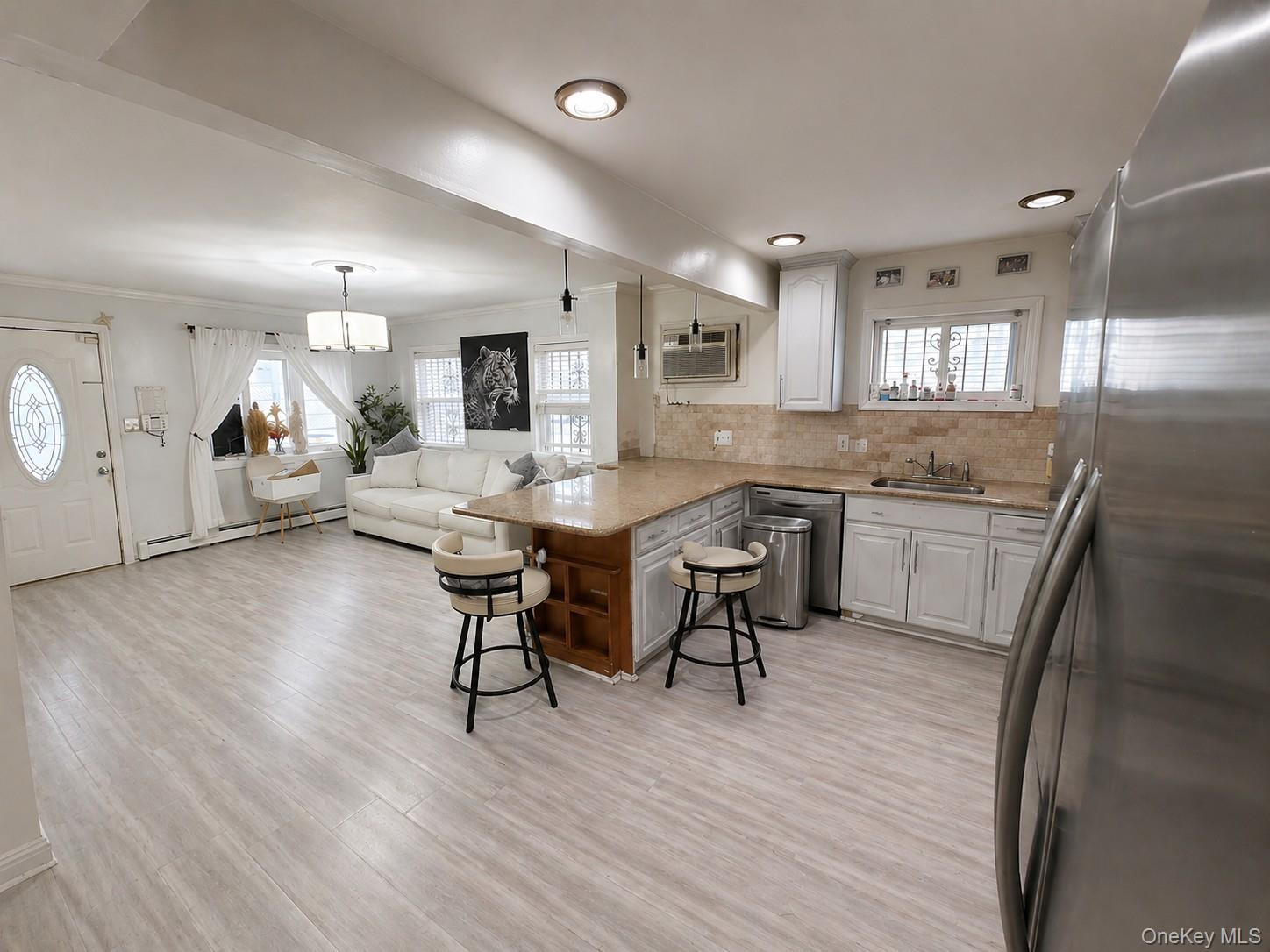 12823 Van Wyck Expressway Property Photo 2