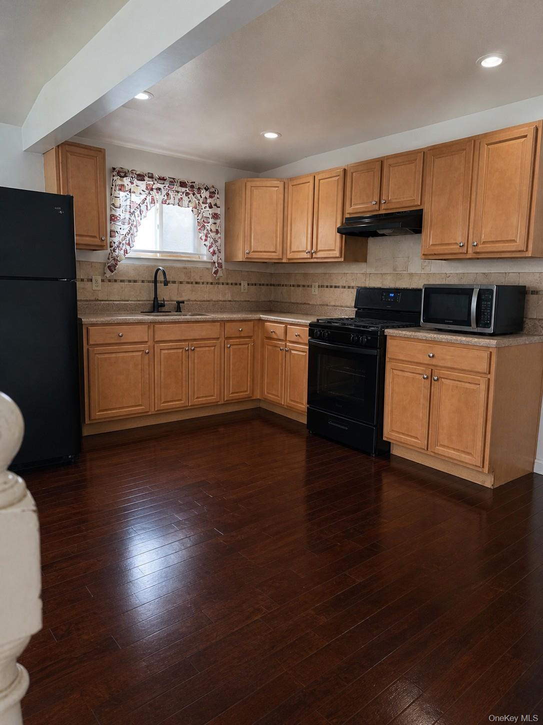 12823 Van Wyck Expressway Property Photo 8