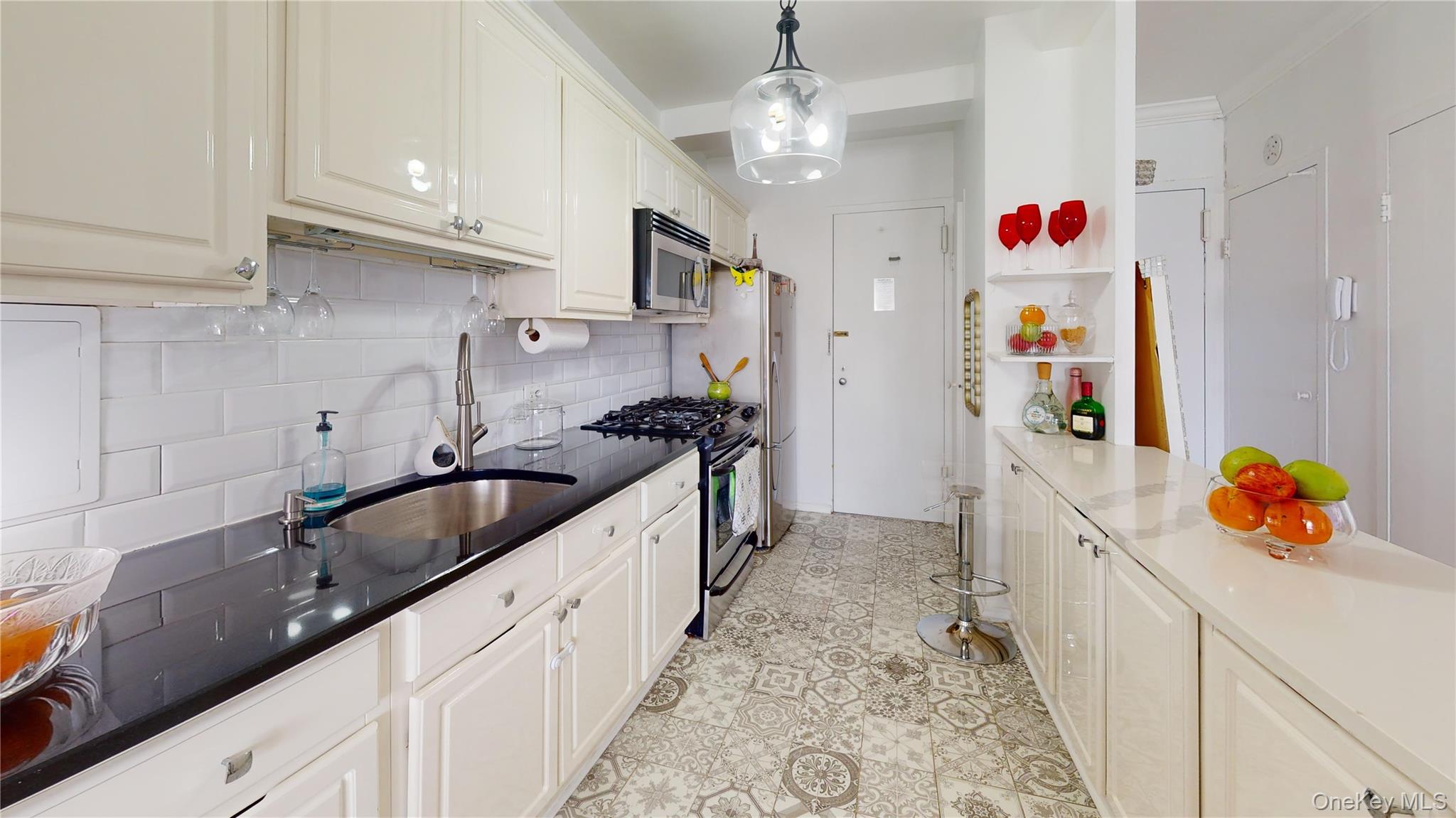 3 Fordham Hill Oval 8b Property Photo 5