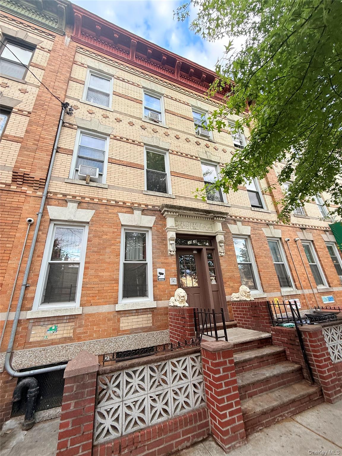 3022 44th Street Property Photo 1