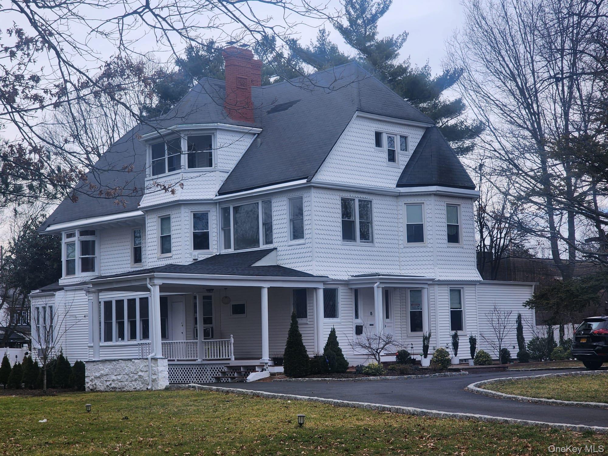 129 Hilton Avenue Property Photo 1