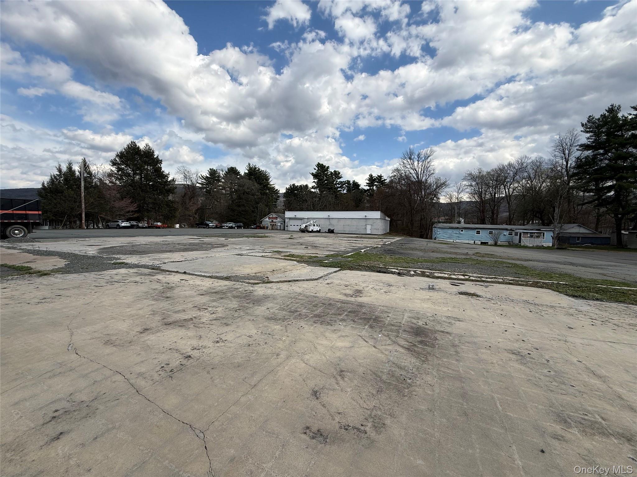 188 S Main Street Property Photo 3