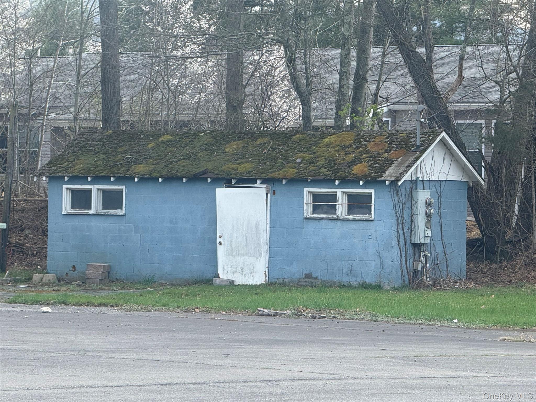 188 S Main Street Property Photo 4