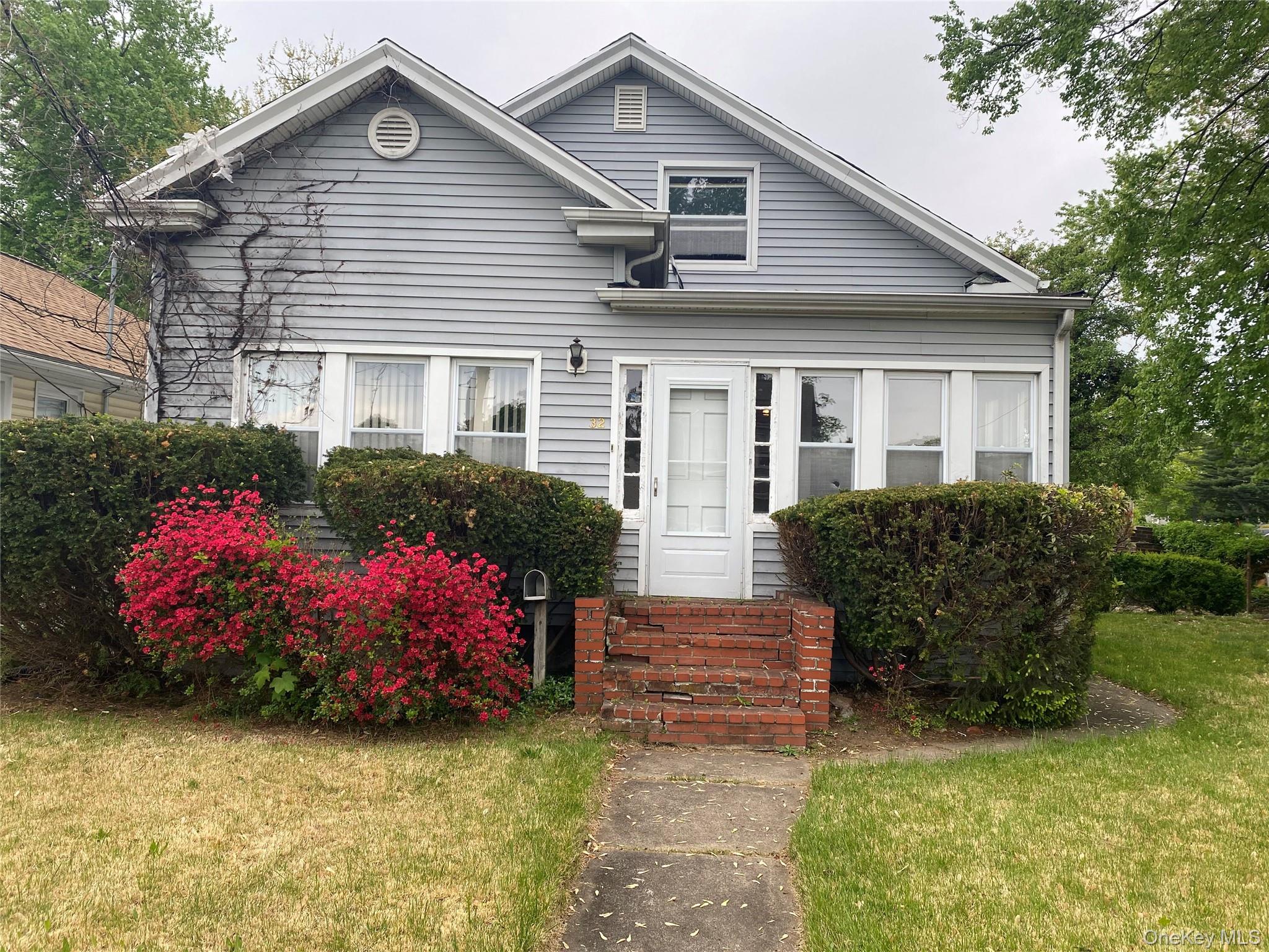 32 Rosemont Boulevard Property Photo 1