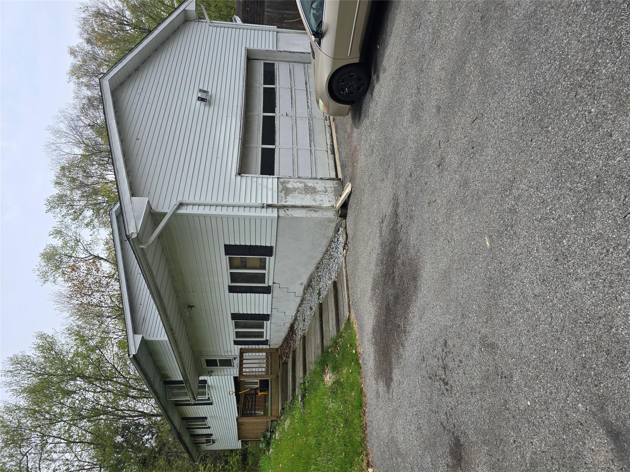 128 Crum Elbow Road Property Photo 1