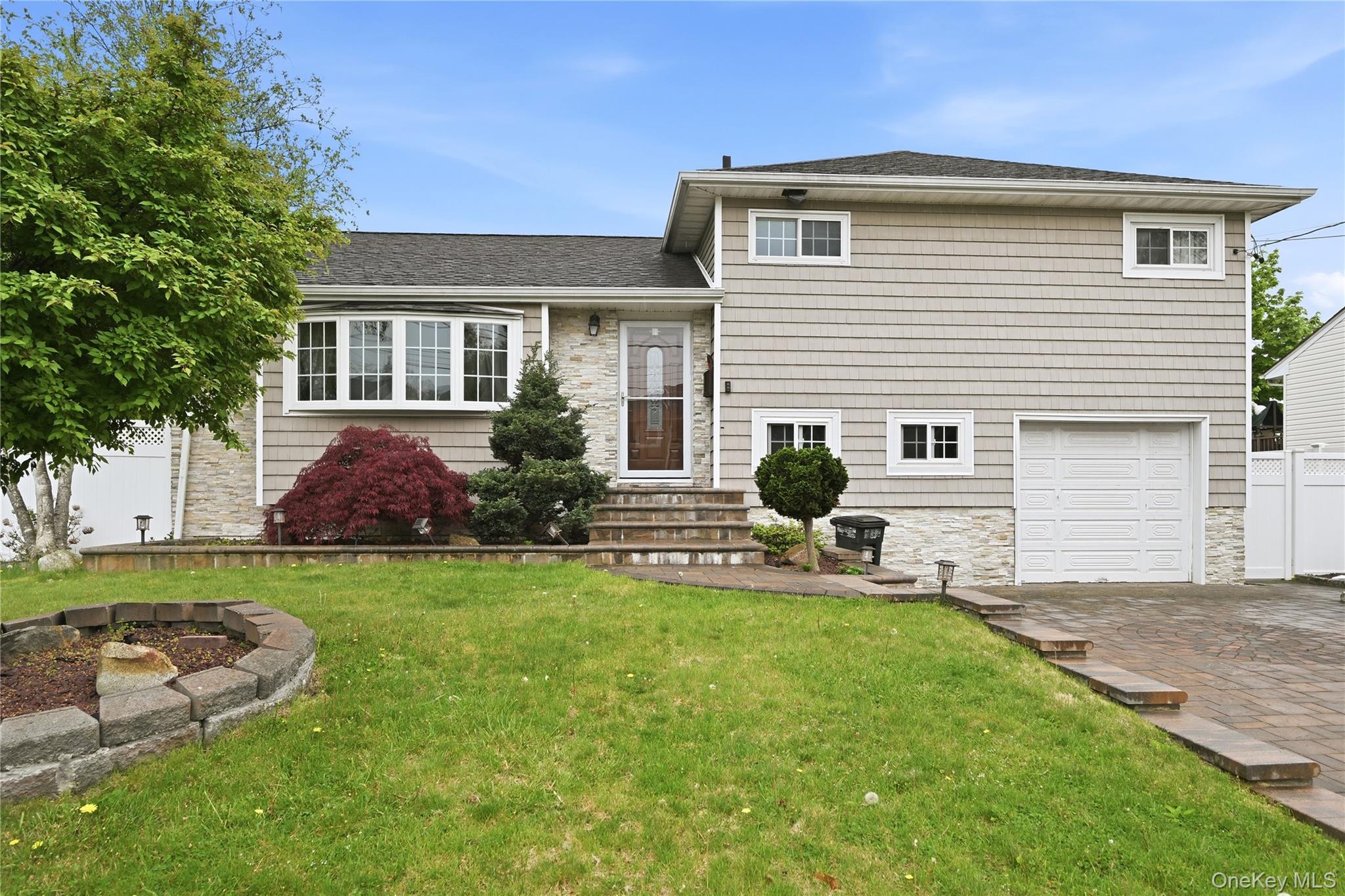 572 Benjamin Road Property Photo 2