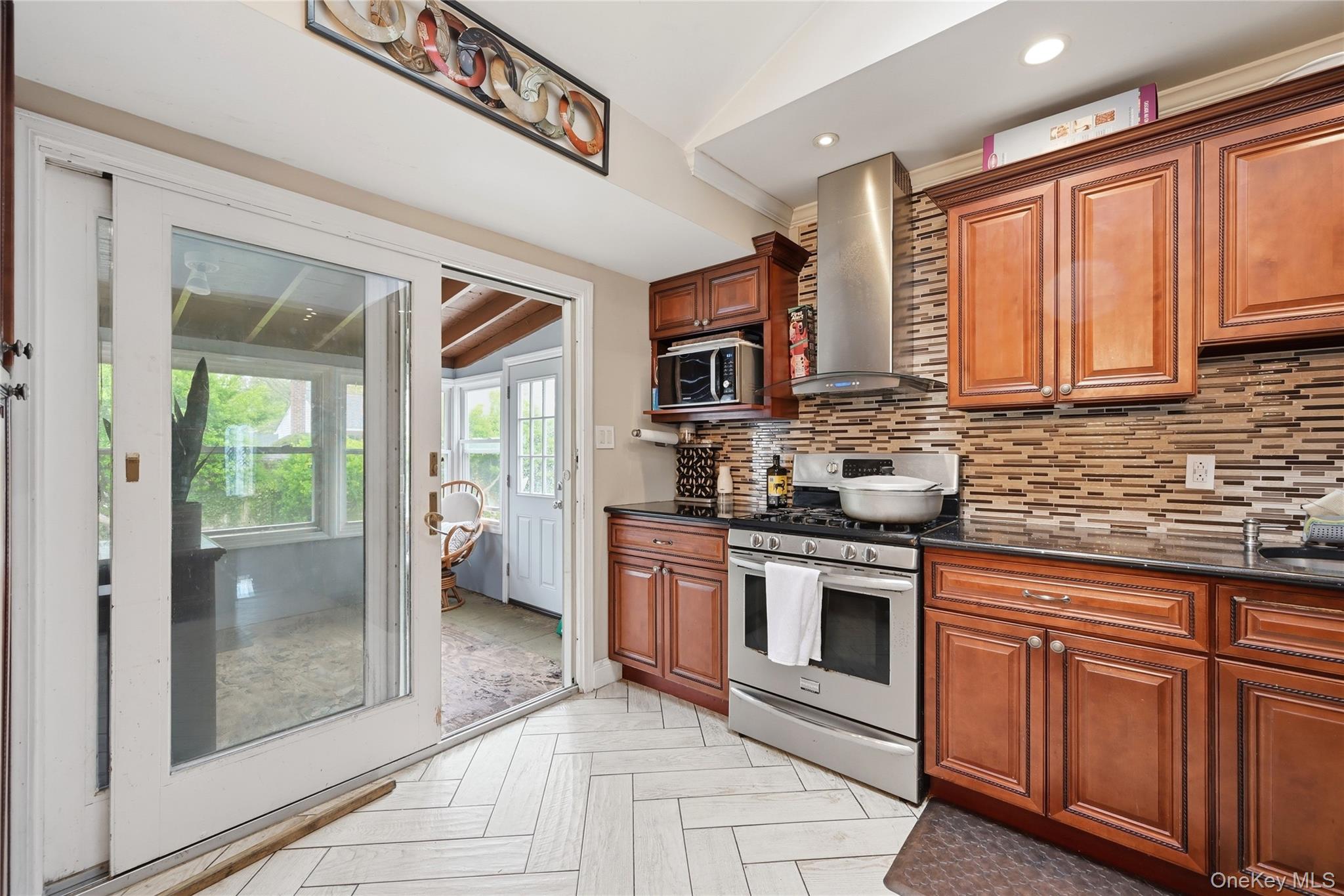 572 Benjamin Road Property Photo 15