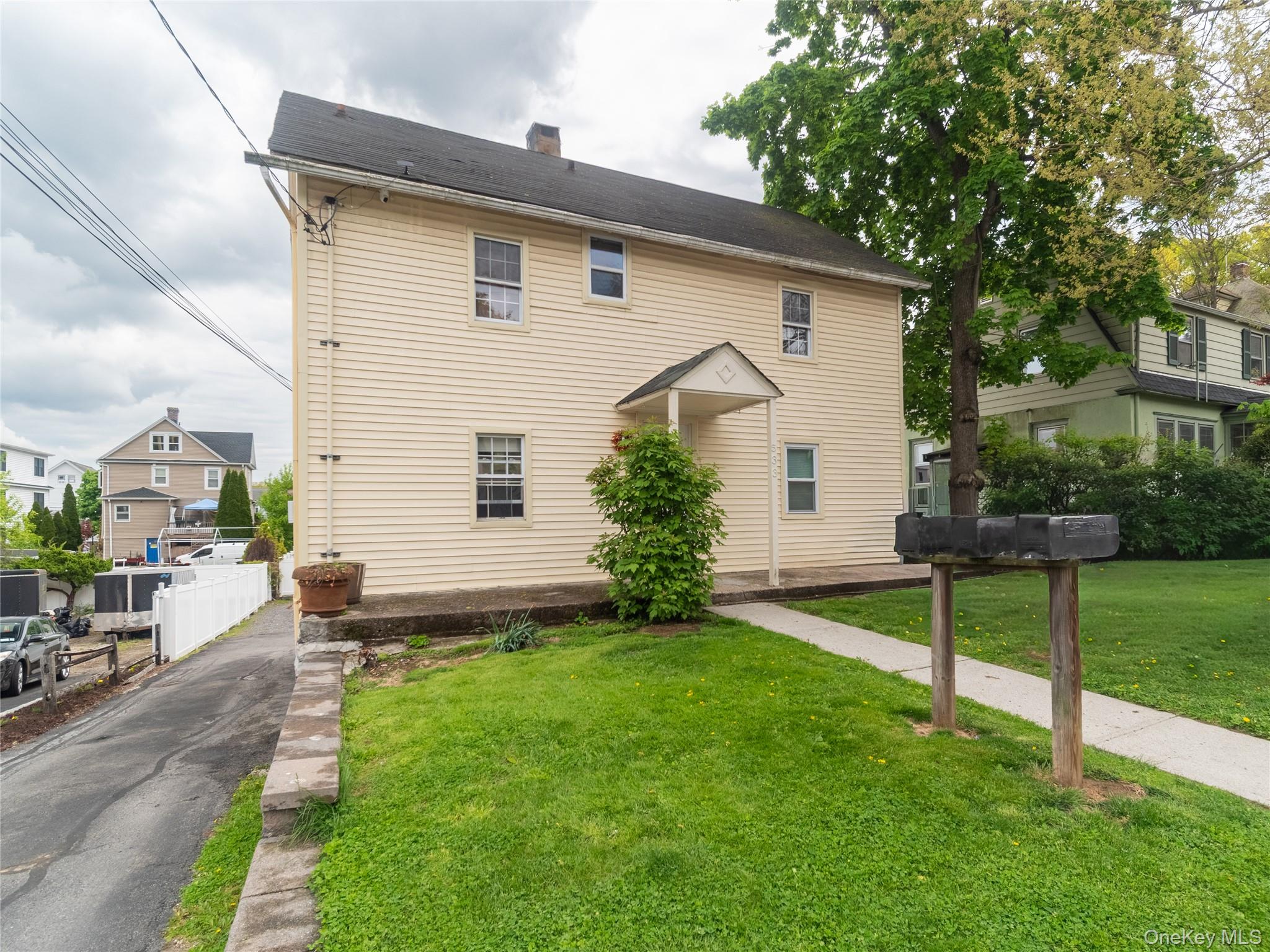533 Willett Avenue Property Photo 1