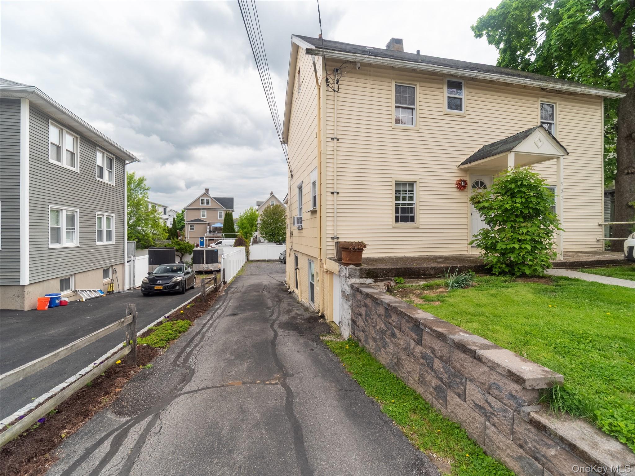 533 Willett Avenue Property Photo 2