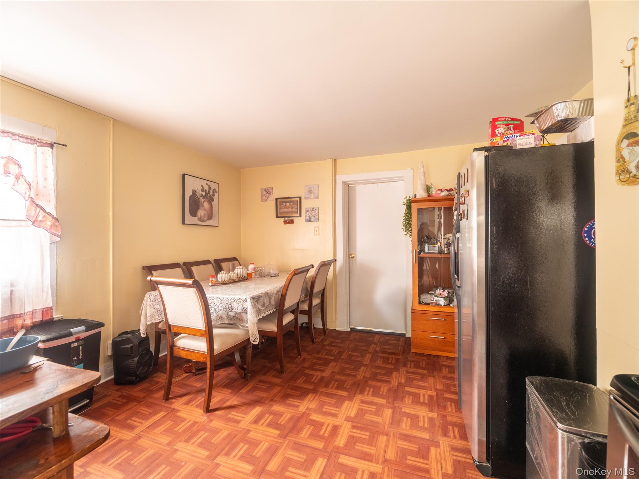 533 Willett Avenue Property Photo 7