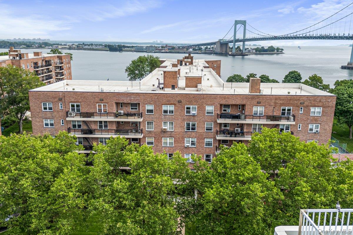 162-01 Powells Cove Boulevard 3N Property Photo 1