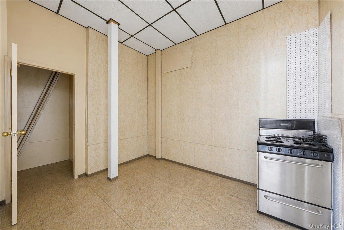 6042 55th Street Property Photo 5