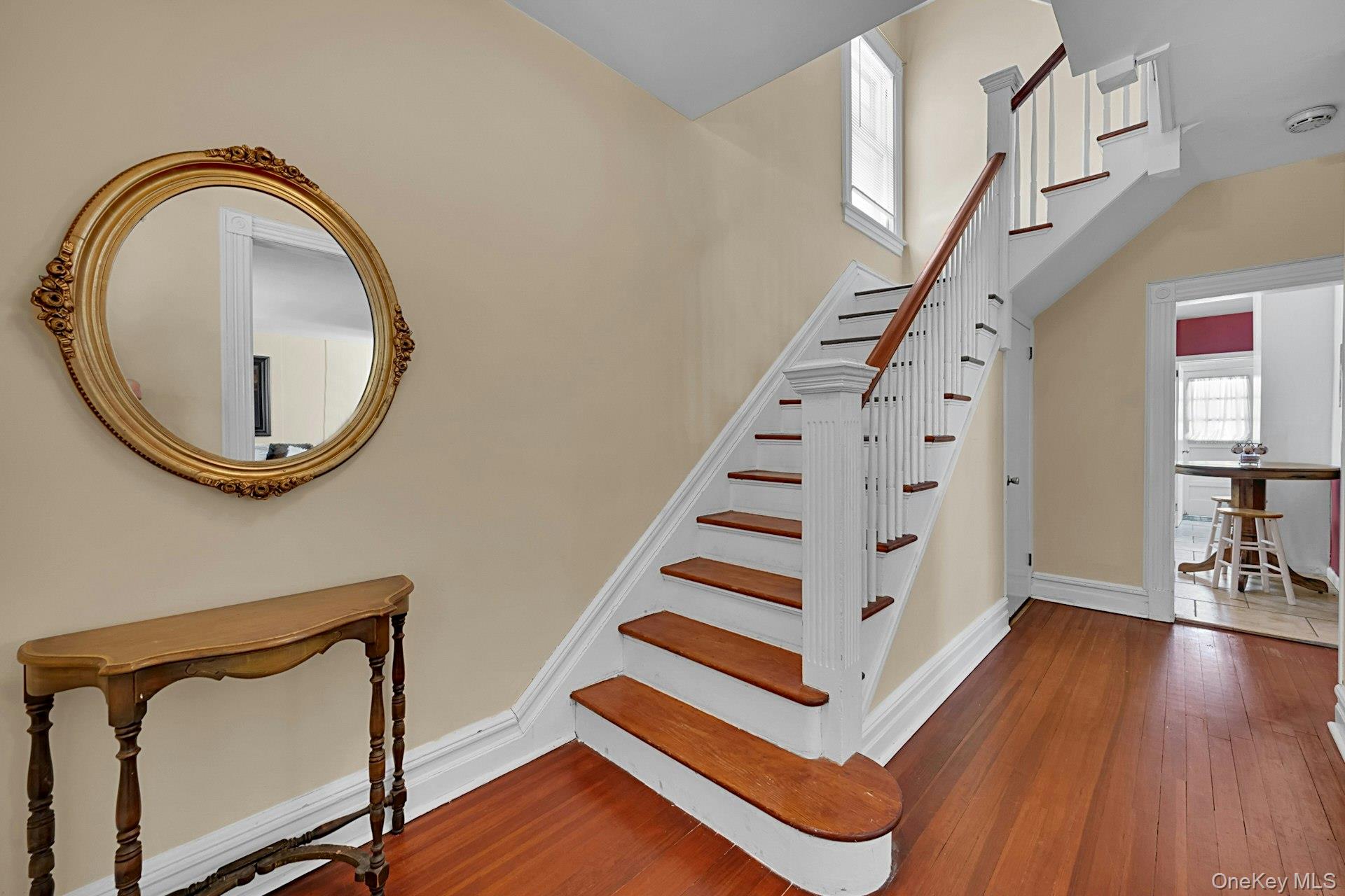 321 Rich Avenue Property Photo 4