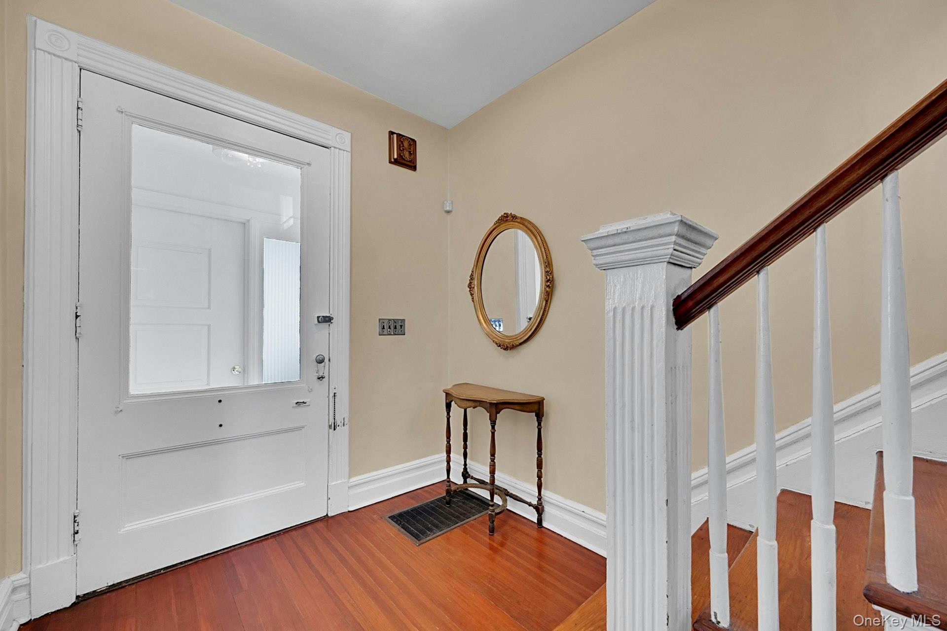 321 Rich Avenue Property Photo 5