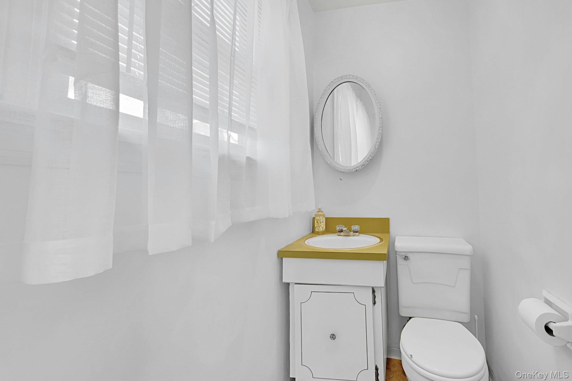 321 Rich Avenue Property Photo 12