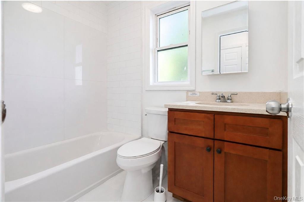 3173 Shore Parkway Property Photo 25
