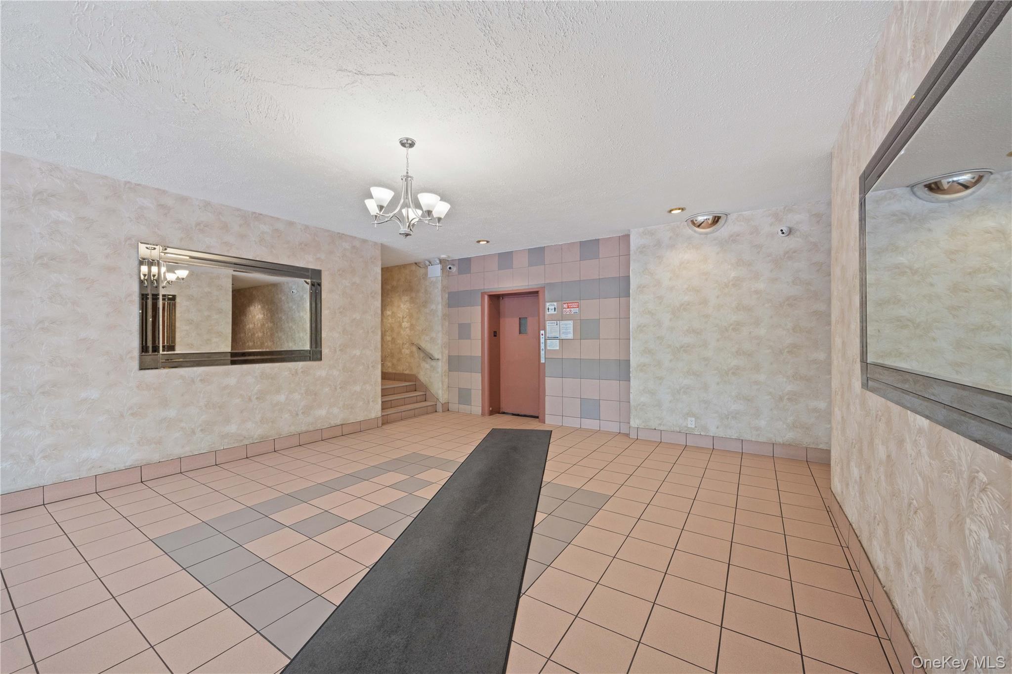 6535 Broadway 2a Property Photo 3