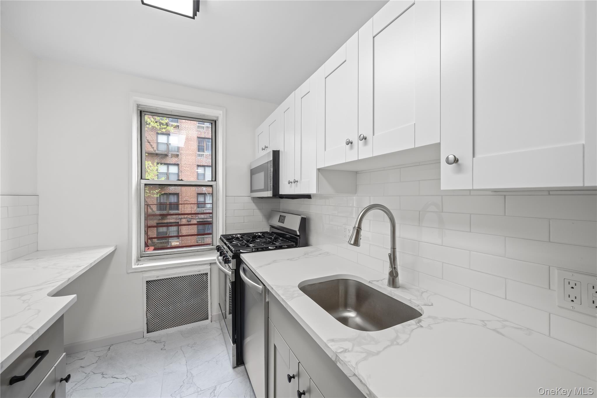 6535 Broadway 2a Property Photo 13
