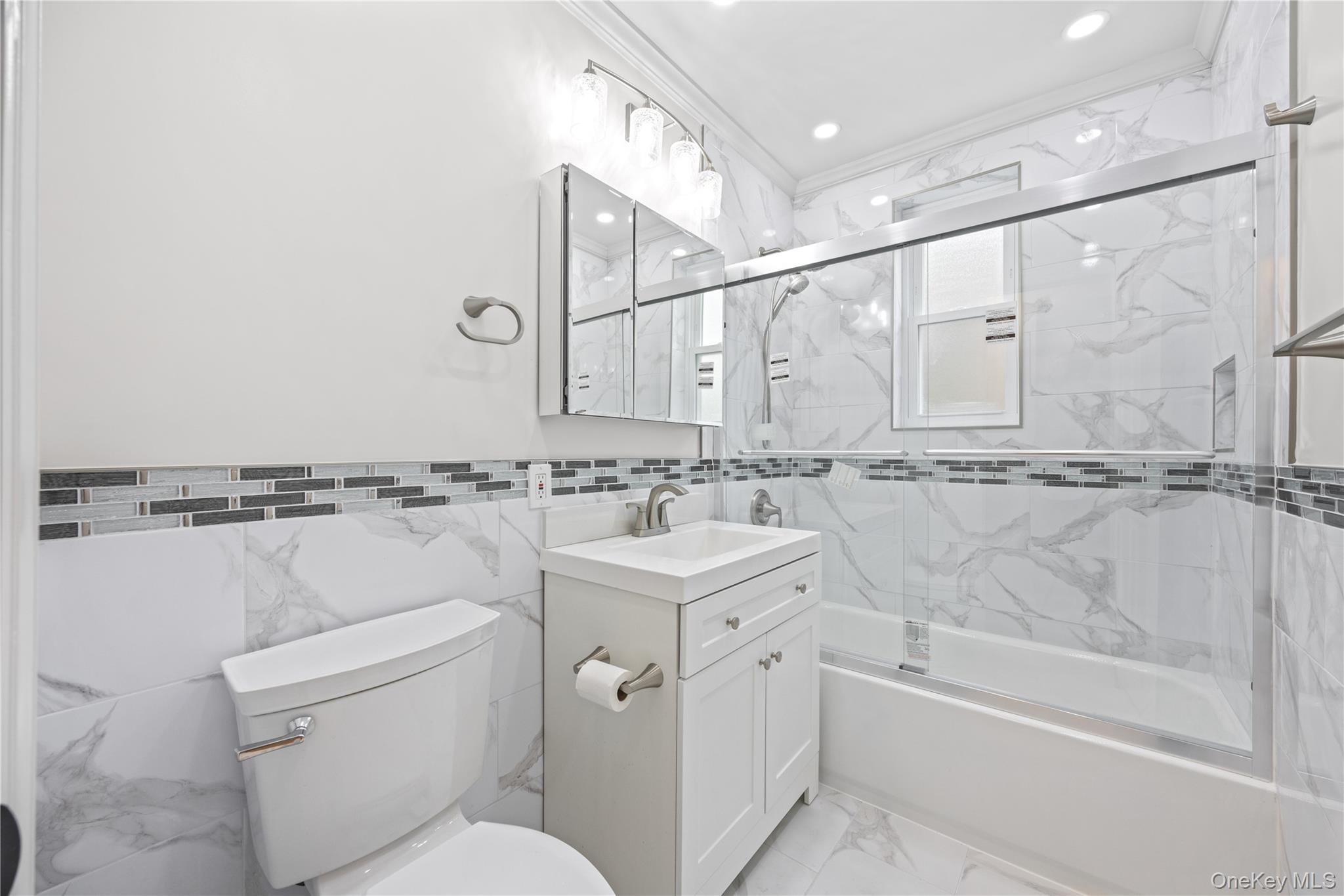 6535 Broadway 2a Property Photo 18