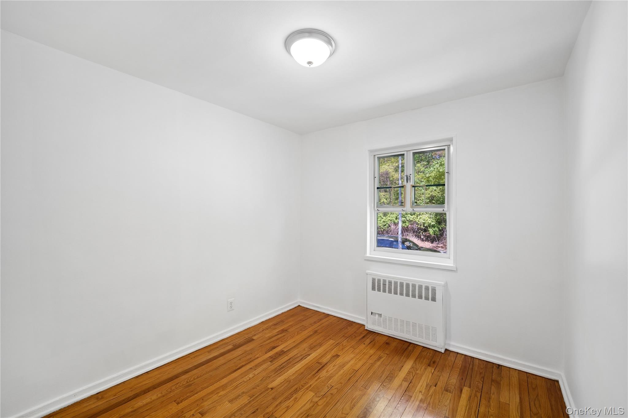228-14 Stronghurst Avenue Upper Property Photo 11