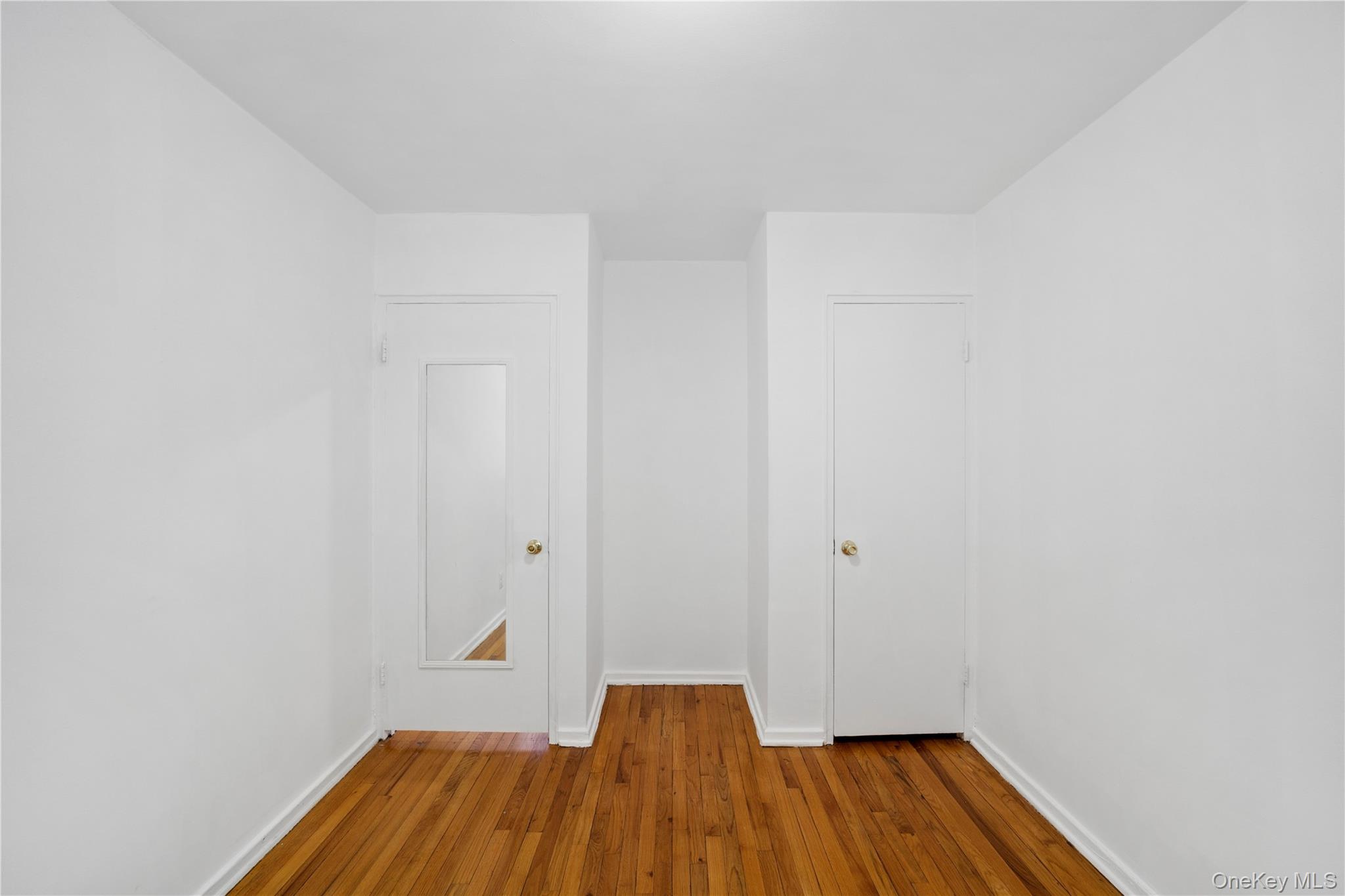 228-14 Stronghurst Avenue Upper Property Photo 12