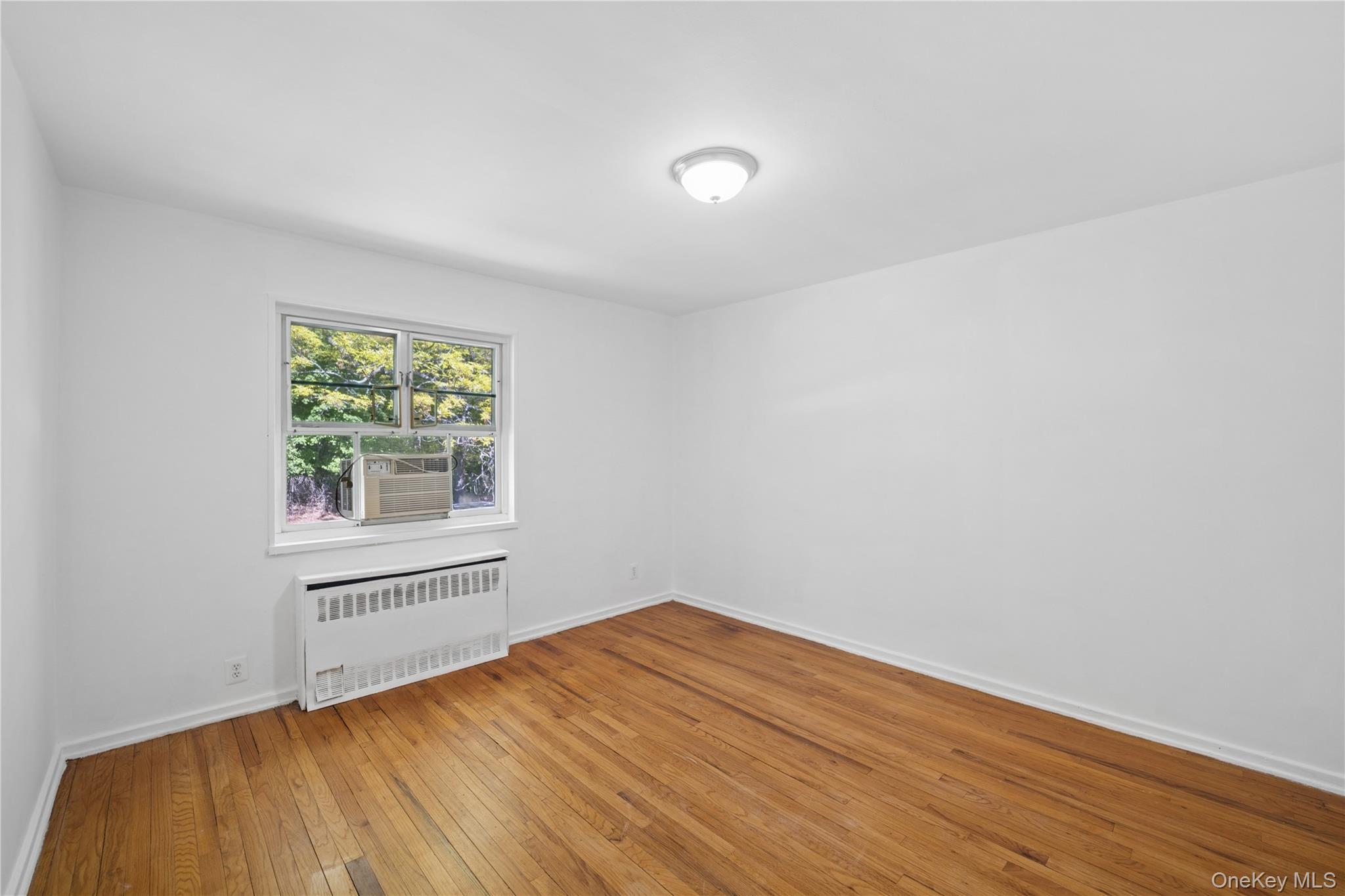 228-14 Stronghurst Avenue Upper Property Photo 13