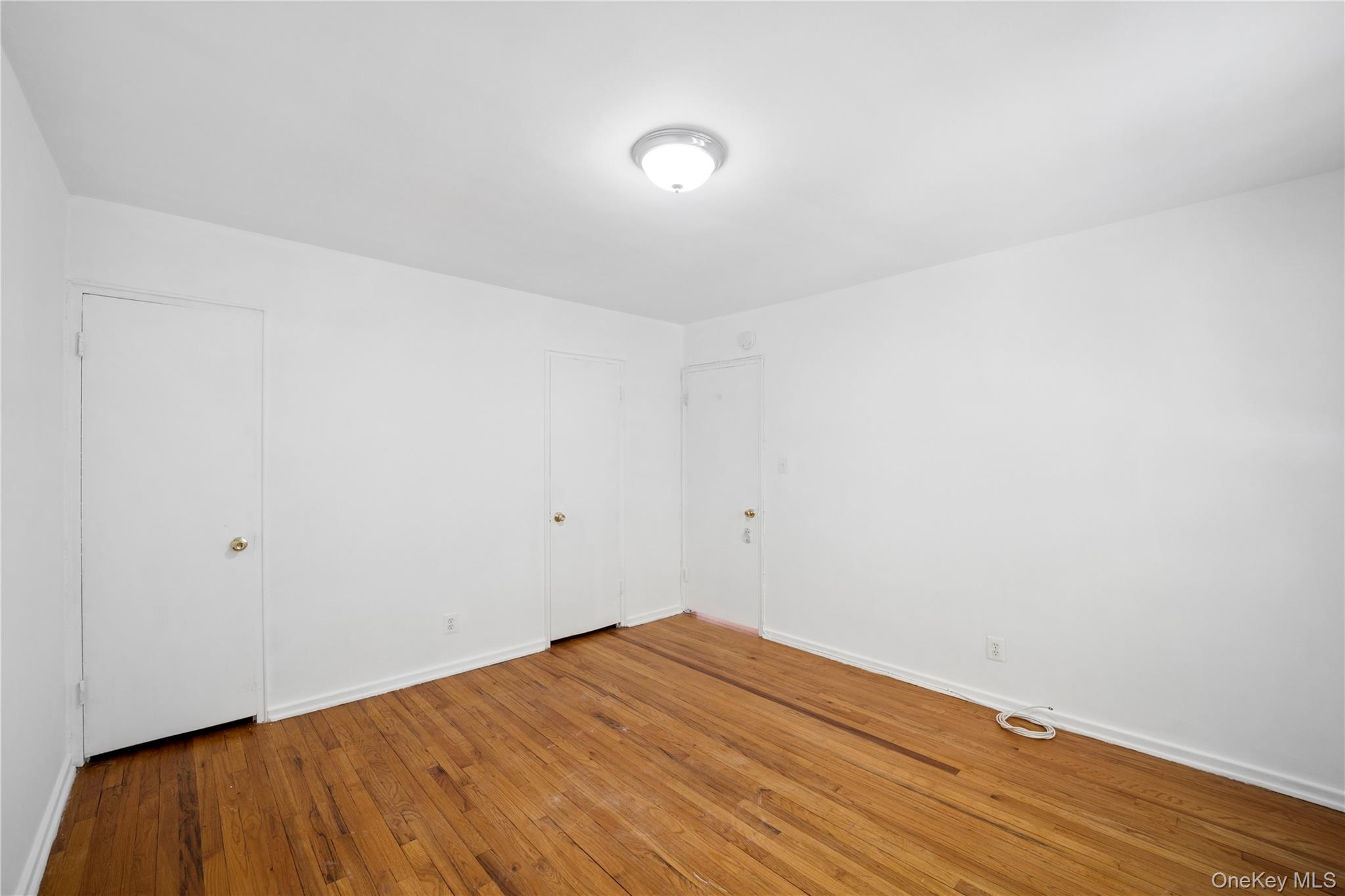 228-14 Stronghurst Avenue Upper Property Photo 14