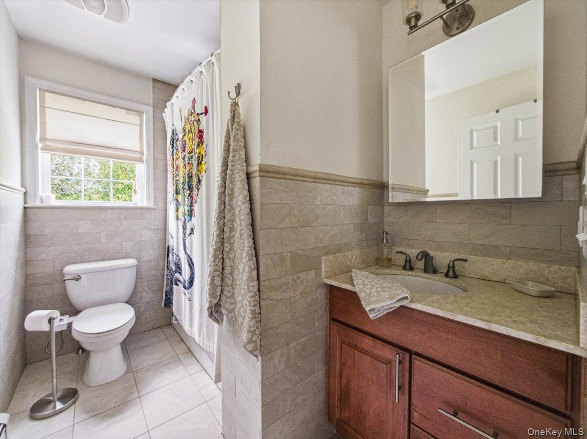 401 Centre Avenue Property Photo 36
