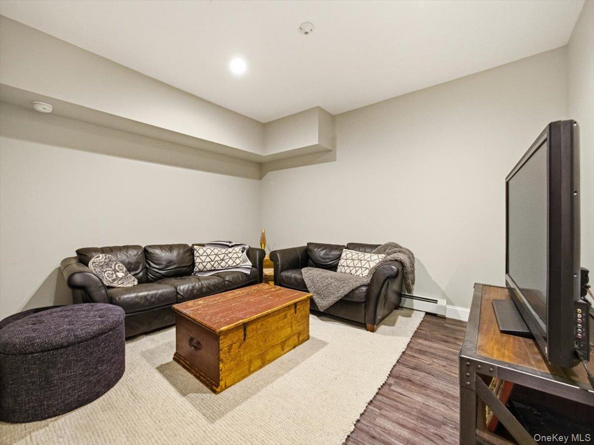 401 Centre Avenue Property Photo 42