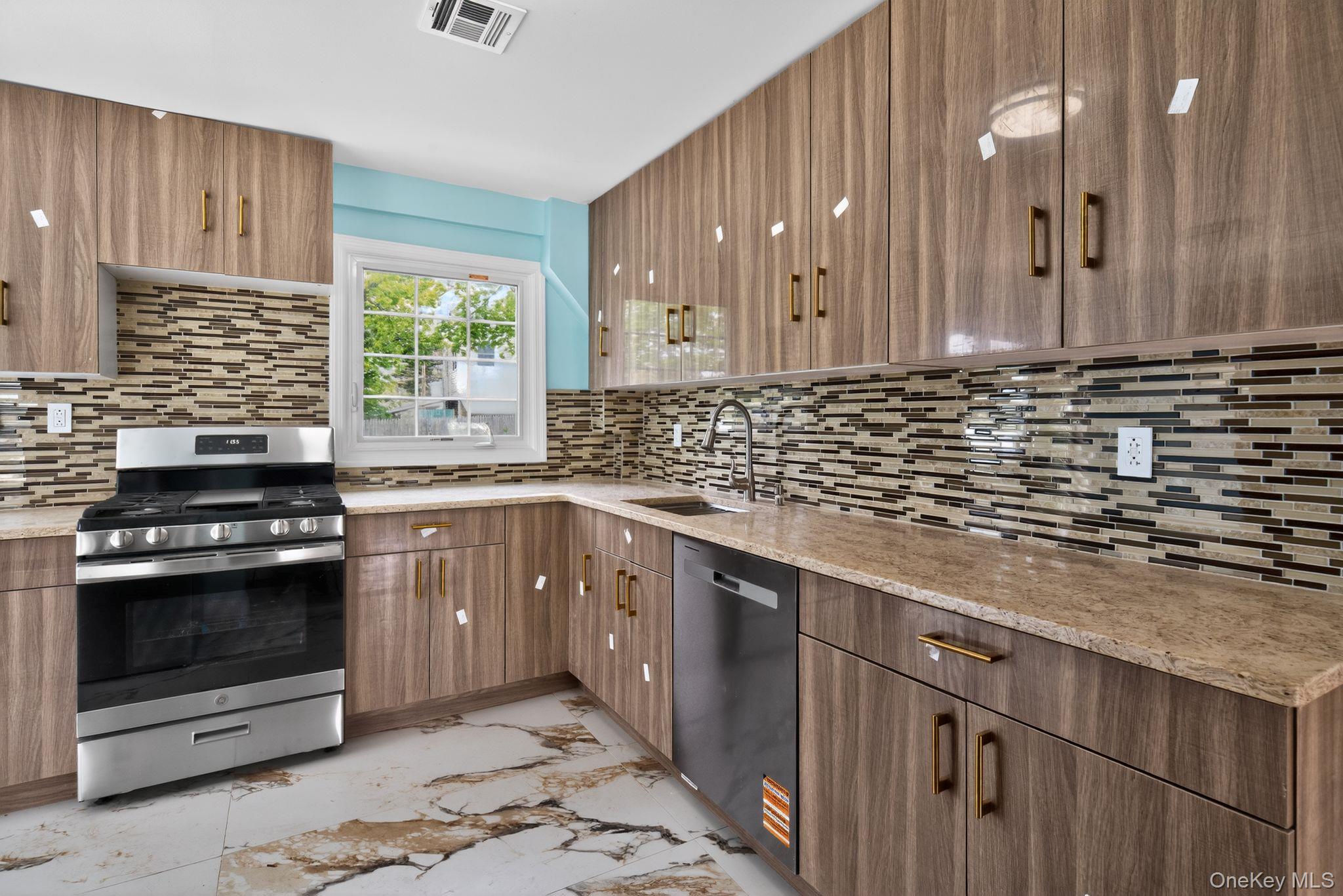1524 Bowe Road Property Photo 1