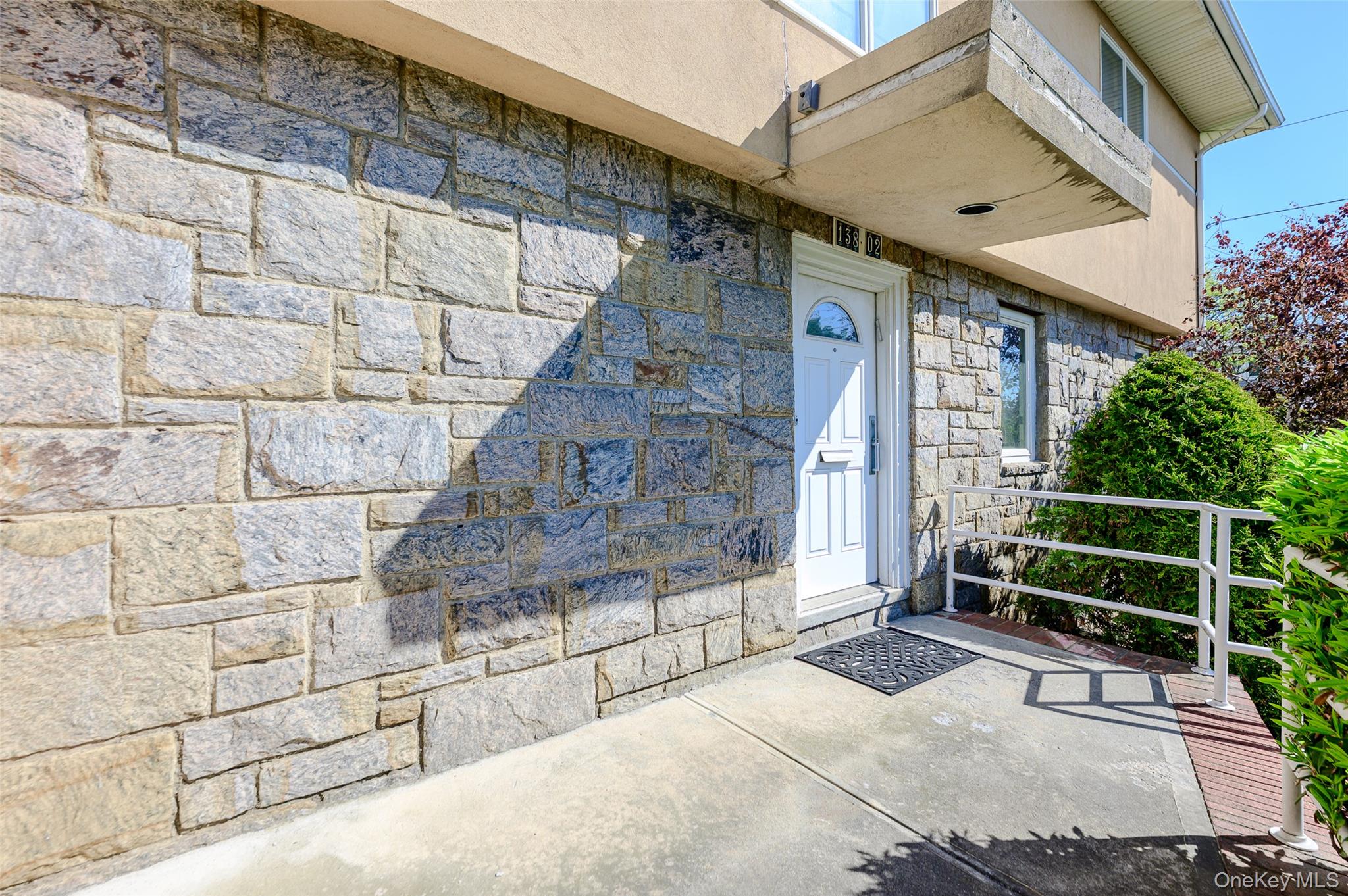 13802 Rockaway Beach Boulevard Property Photo 2