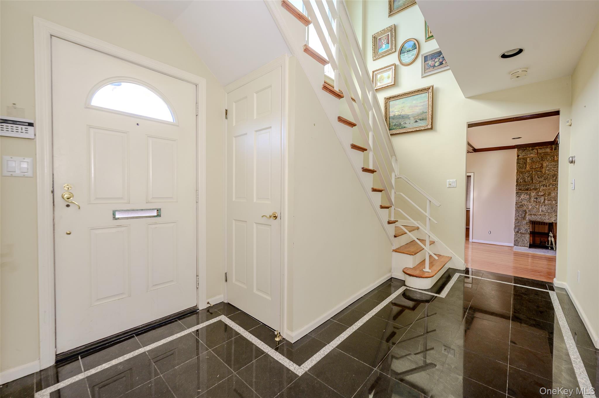 13802 Rockaway Beach Boulevard Property Photo 4
