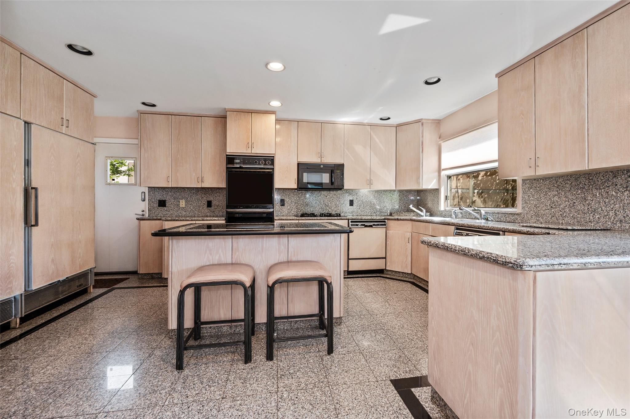 13802 Rockaway Beach Boulevard Property Photo 12